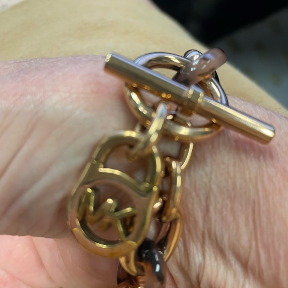 Michael Kors tortoise bracelet - Picture 4 of 4